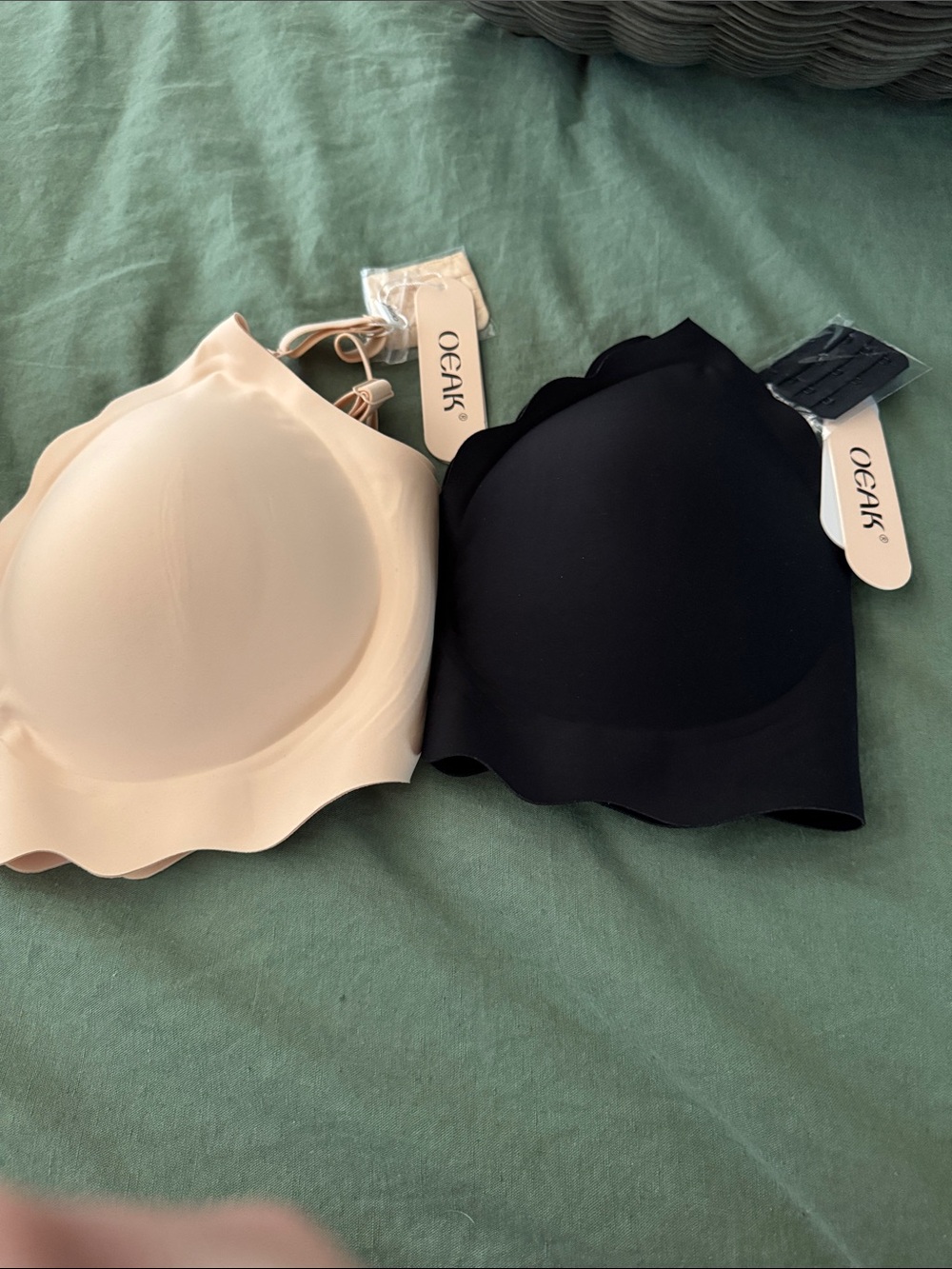 NWT OEAK Scalloped Seamless Full Coverage Convertible Bra LOT OF 2!
